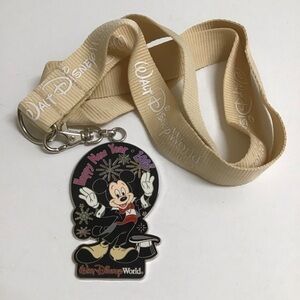 NEW Disney Parks 2005 Mickey Mouse Happy New Year Pin & Lanyard SET 3000 Made